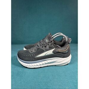 Size 7 - Women’s Altra Torin 7 black/white shoes